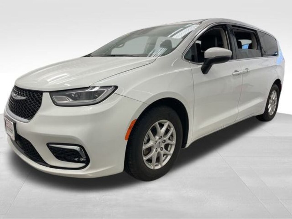Used 2023 Chrysler Pacifica Touring L Van Passenger Van