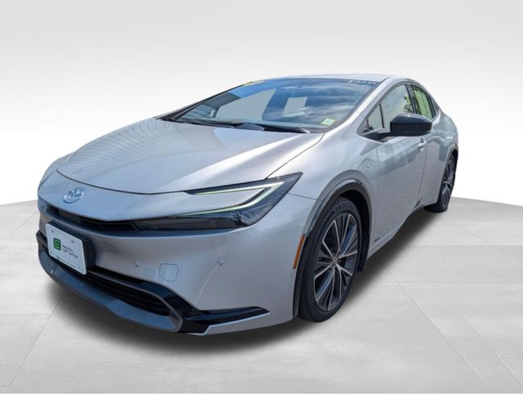 Used 2024 Toyota Prius XLE Hatchback