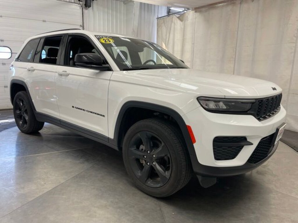Used 2023 Jeep Grand Cherokee Altitude X SUV