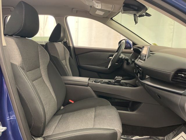 2022 Nissan Rogue SV - Photo 13