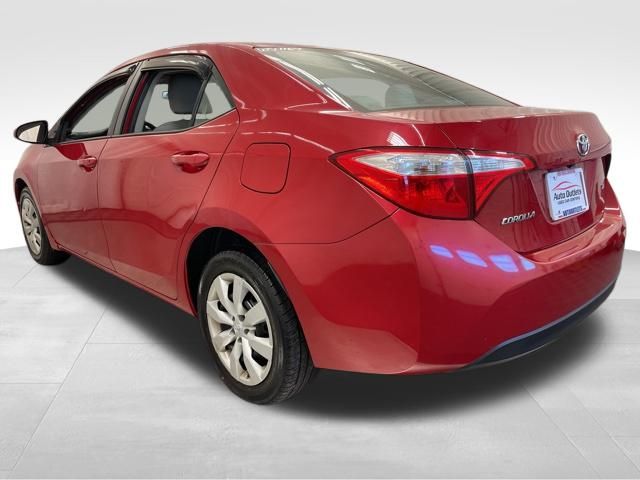 2015 Toyota Corolla LE photo 4