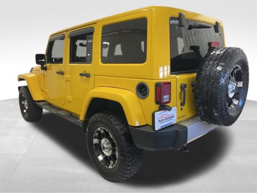 Used 2015 Jeep Wrangler Unlimited Sahara SUV