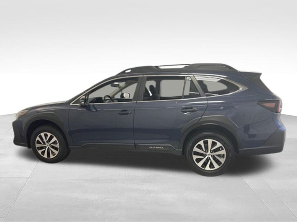 Used 2023 Subaru Outback Premium SUV