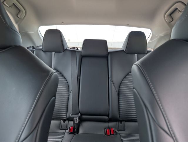 2023 Toyota Camry SE - Photo 18