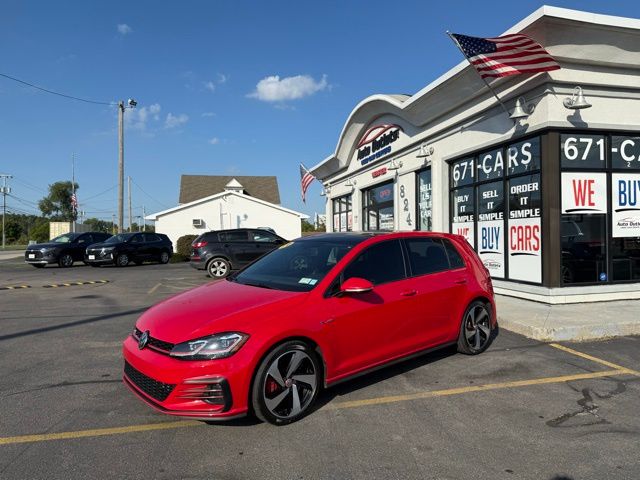 2019 Volkswagen Golf GTI SE photo 3
