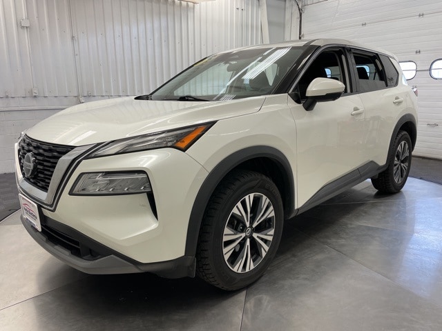 2021 Nissan Rogue SV photo 2