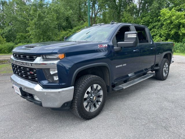 2021 Chevrolet Silverado 3500HD LT photo 3