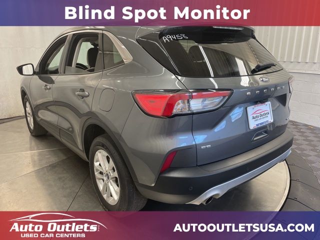 2022 Ford Escape SE photo 3