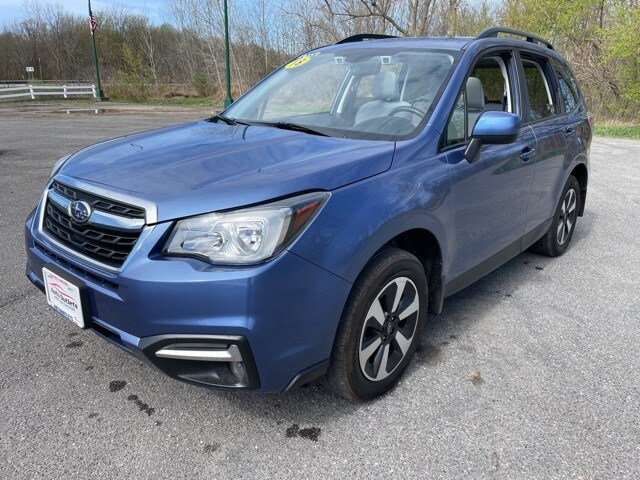 2018 Subaru Forester 2.5i Premium photo 3