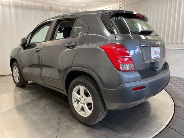 2016 Chevrolet Trax LS photo 2