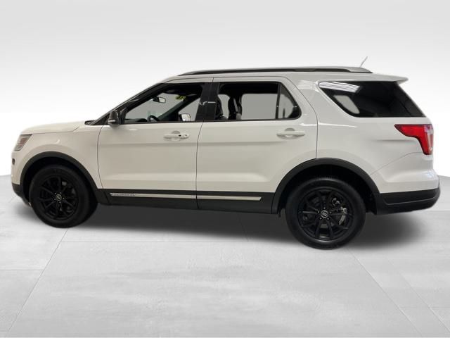 2018 Ford Explorer XLT photo 3