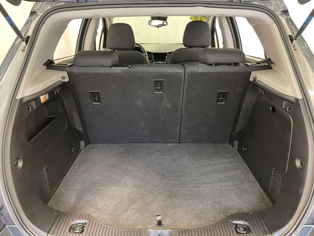 2019 Chevrolet Trax LS photo 2