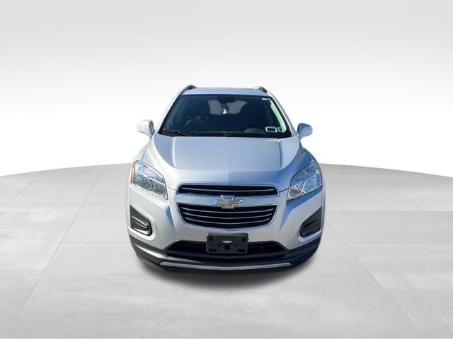2016 Chevrolet Trax LT photo 2
