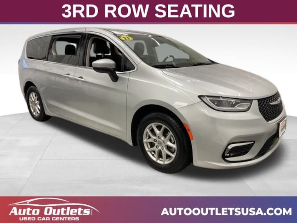 Used 2023 Chrysler Pacifica Touring L Minivan/Van