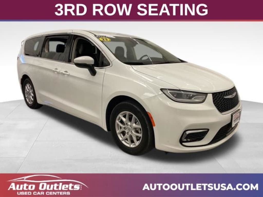 Used 2023 Chrysler Pacifica Touring L Minivan/Van