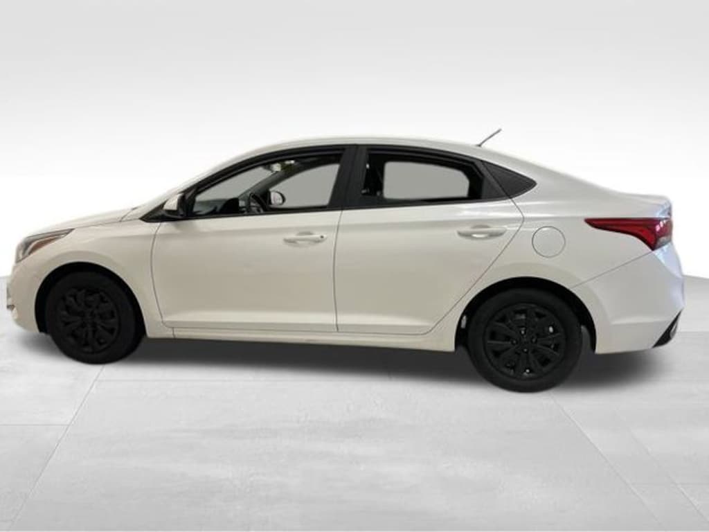 Used 2022 Hyundai Accent SE Sedan