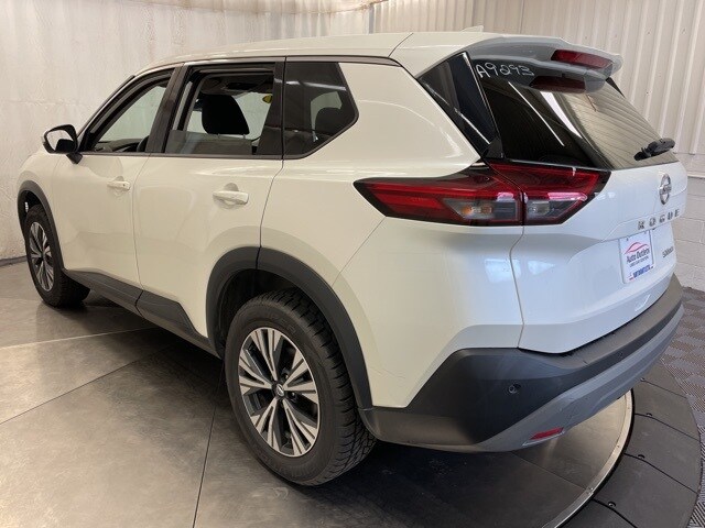 2021 Nissan Rogue SV photo 4