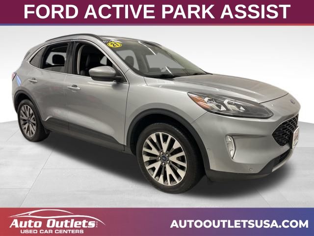 2021 Ford Escape Titanium's photo