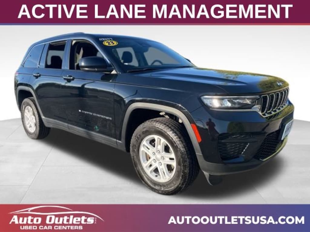 Used 2023 Jeep Grand Cherokee Laredo SUV
