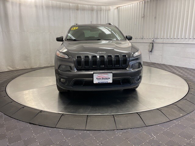 2017 Jeep Cherokee Latitude photo 2