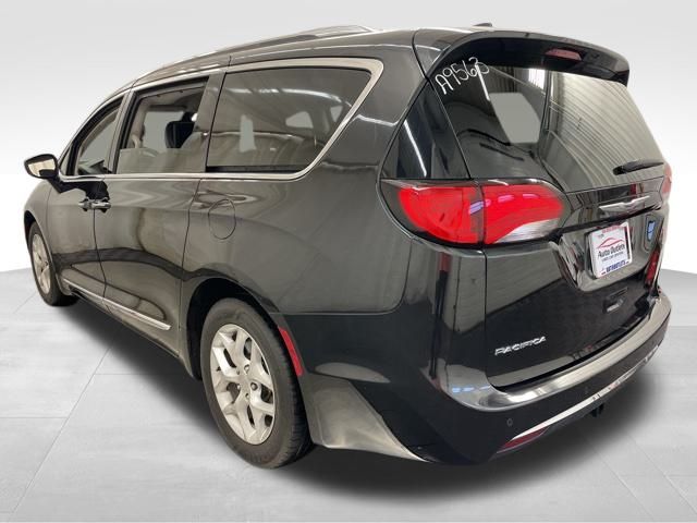 2019 Chrysler Pacifica Touring Plus photo 4