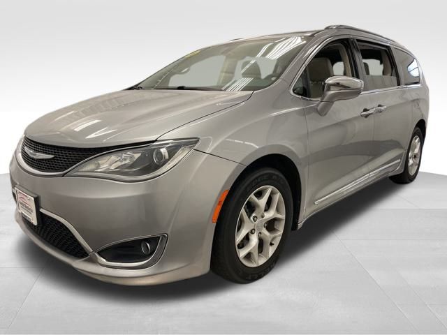 2020 Chrysler Pacifica Limited photo 2