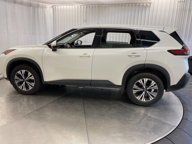 2021 Nissan Rogue SV photo 3