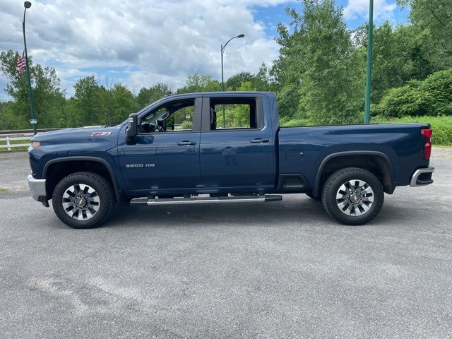 2021 Chevrolet Silverado 3500HD LT photo 4