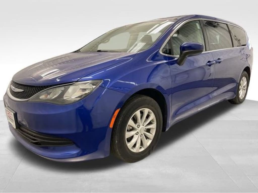 Used 2018 Chrysler Pacifica LX Minivan/Van