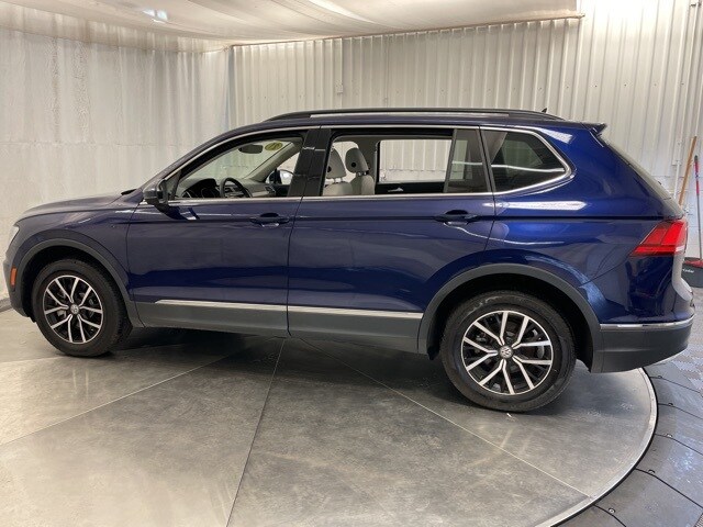 2021 Volkswagen Tiguan SE R-Line Black photo 2