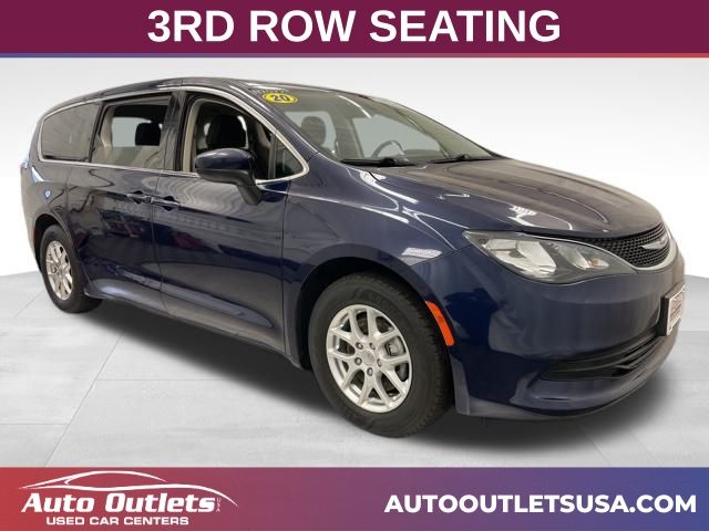 2020 Chrysler Voyager LX's photo