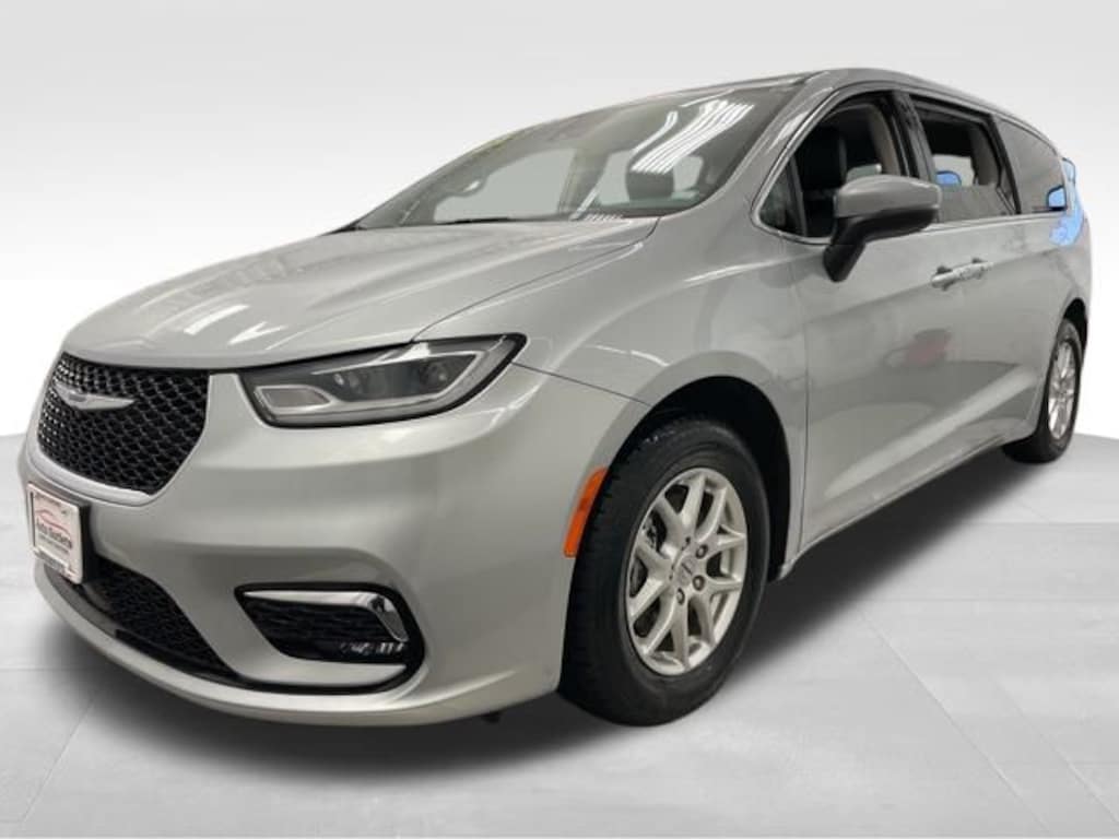 Used 2023 Chrysler Pacifica Touring L Minivan/Van