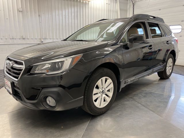 2018 Subaru Outback 2.5i Premium photo 2