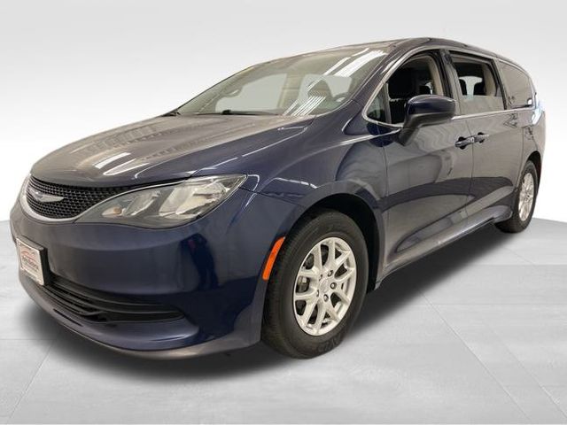 2020 Chrysler Voyager LX photo 2