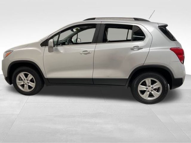 2019 Chevrolet Trax LT photo 2