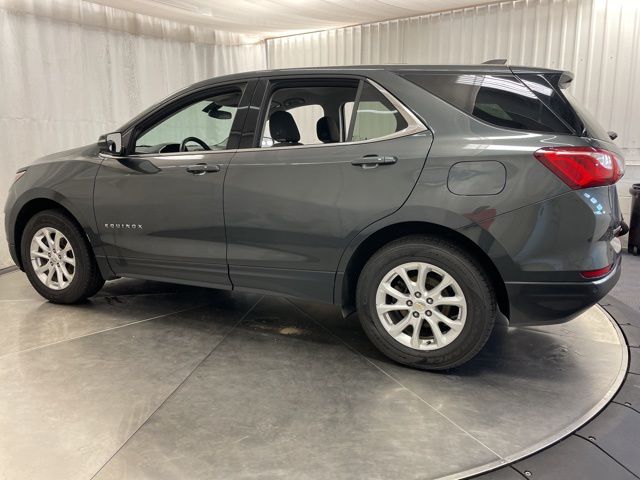 2019 Chevrolet Equinox LT photo 2