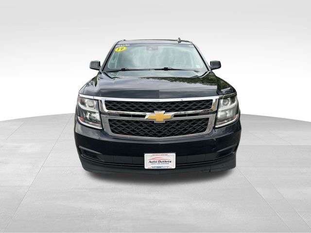 2019 Chevrolet Suburban LT photo 2