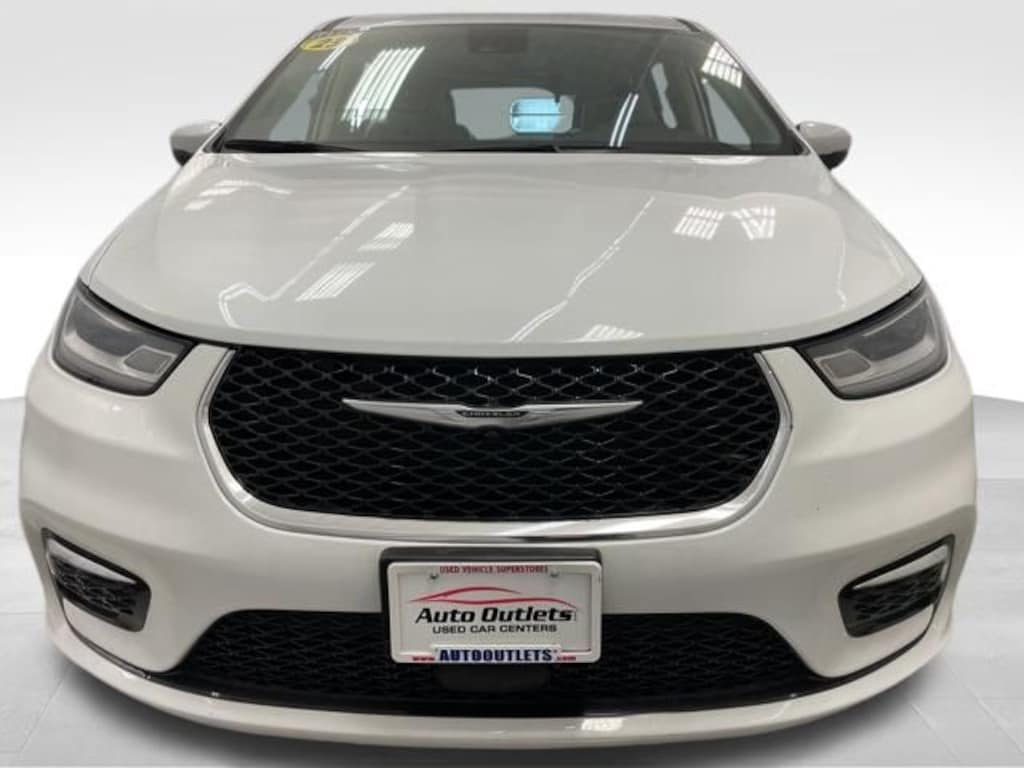 Used 2023 Chrysler Pacifica Touring L Minivan/Van