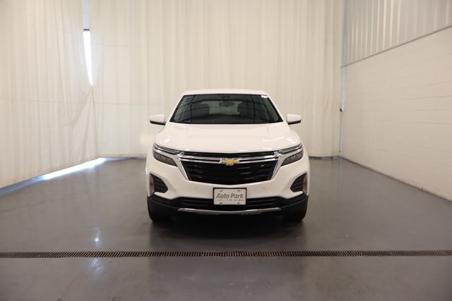 2024 Chevrolet Equinox LT photo 2