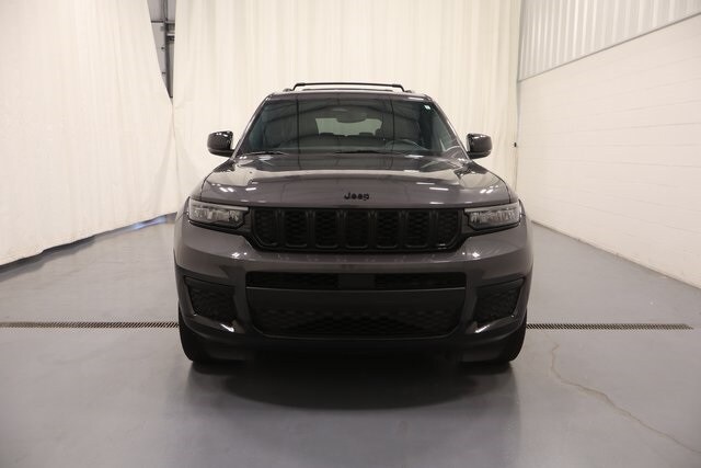 2022 Jeep Grand Cherokee Altitude photo 2