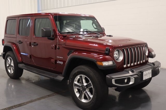 2021 Jeep Wrangler Unlimited Sahara photo 2