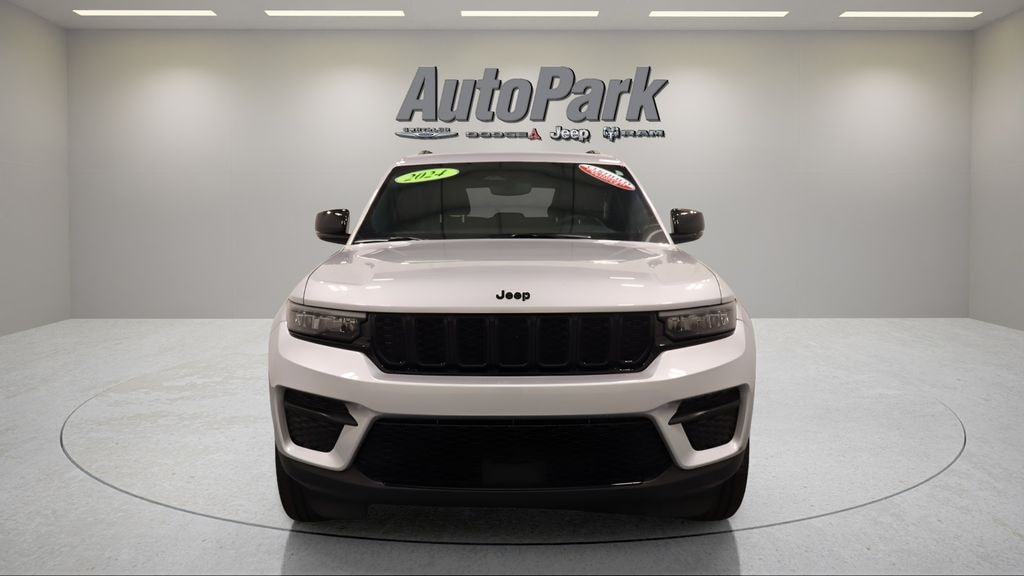 Certified 2024 Jeep Grand Cherokee Laredo SUV