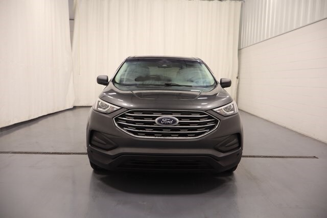 2020 Ford Edge SE photo 3