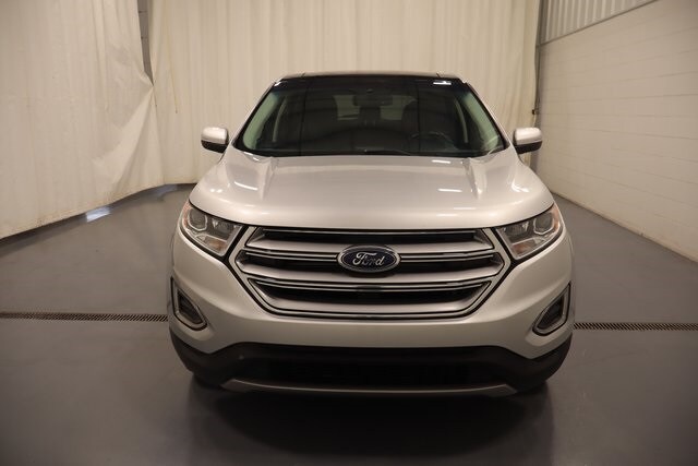 2018 Ford Edge Titanium photo 3