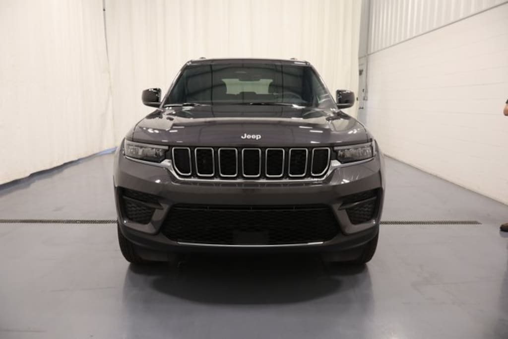 New 2025 Jeep Grand Cherokee Laredo Sport Utility