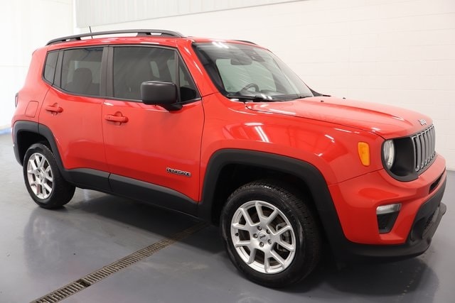 Used 2022 Jeep Renegade Latitude with VIN ZACNJDB13NPN51117 for sale in Plymouth, IN
