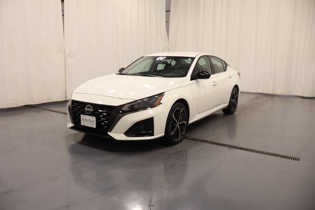 2024 Nissan Altima 2.5 SR photo 4