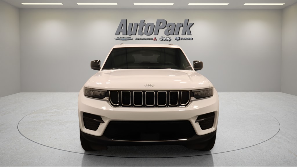 New 2026 Jeep Grand Cherokee Laredo Sport Utility