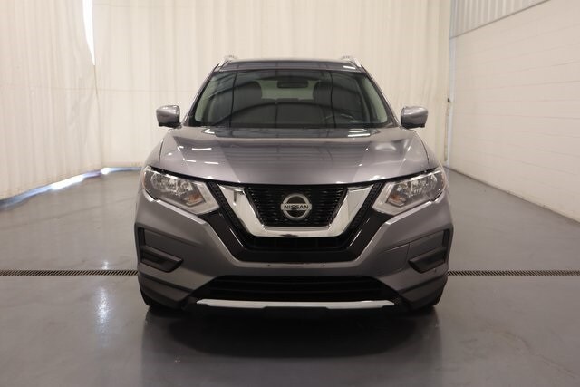 2018 Nissan Rogue SV photo 2