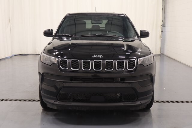 2025 Jeep Compass Sport photo 3